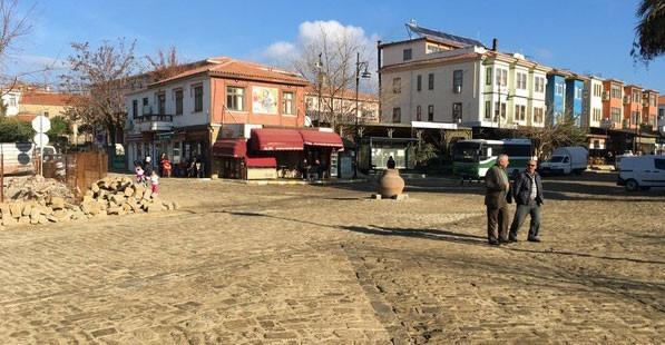 Families from Greece return to Turkey’s Gökçeada after schools open