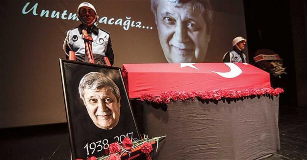 Veteran Turkish actor Halit Akçatepe laid to rest