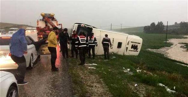 Bus on way to President Erdoğan’s rally topples, 3 killed