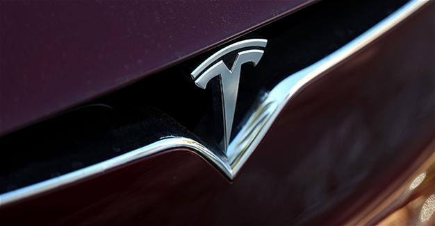 Tesla now 2nd largest US automaker as competitors’ sales falter