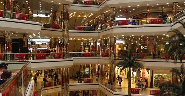 Turkish youth prefer to shop in malls, older people choose local businesses: Ministry study