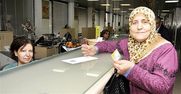 First salaries paid to grandmothers for childcare in pilot project