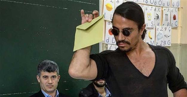 ‘Salt Bae’ casts vote in own style on referendum day