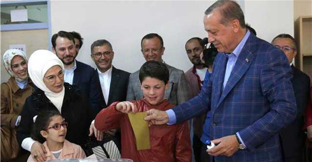 President Erdoğan casts vote in Istanbul