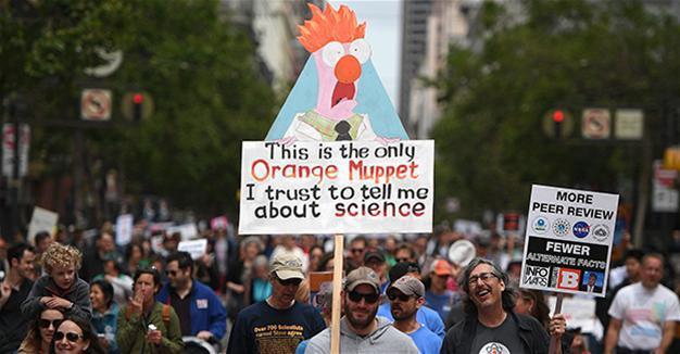 March for Science draws big crowds, clever signs across US