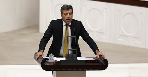 Syrians ‘hanging out with Turkish girls’ while soldiers die in al-Bab, main opposition MP says