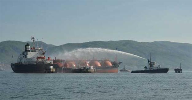Fire erupts in tanker, crew rescued in Marmara Sea