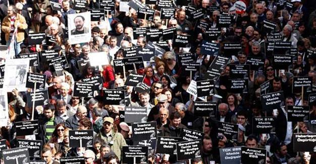 123 Turkish journalists on the run abroad: Report
