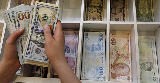 Turkey’s current account deficit drops in December