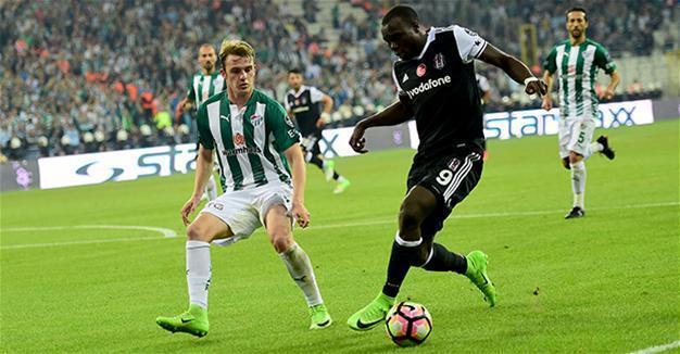 Beşiktaş defends top spot in league