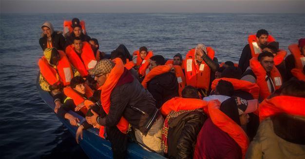 Nearly 1,000 migrants rescued off Libya: Italy