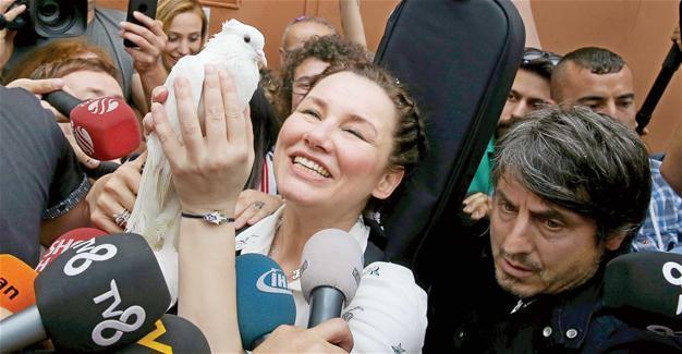 Turkish singer Deniz Seki released from prison after two years