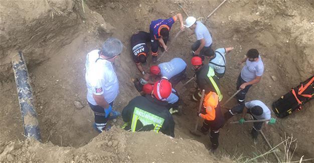 Worker rescued after being trapped underground for one hour in Turkey’s Denizli