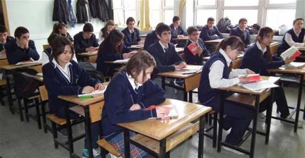 Turkish education ministry launches investigation into principal over segregation of male, female students