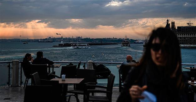 Turkish unemployment rate dips to 11.7 pct in March period, further dropping from 7-year high