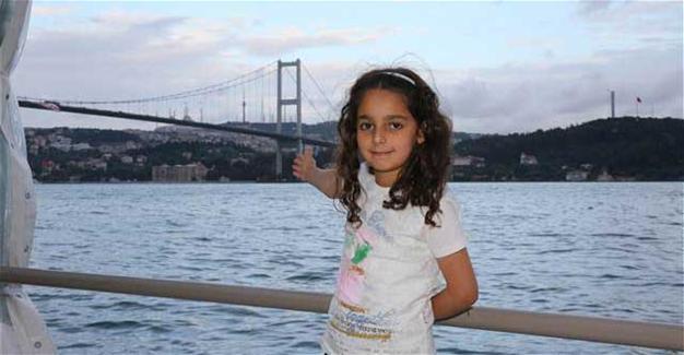 Eight-year-old girl in Turkey’s Hakkari curious about Bosphorus Bridge realizes her dream