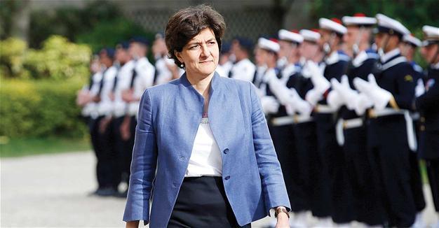 French minister quits over fake jobs claims