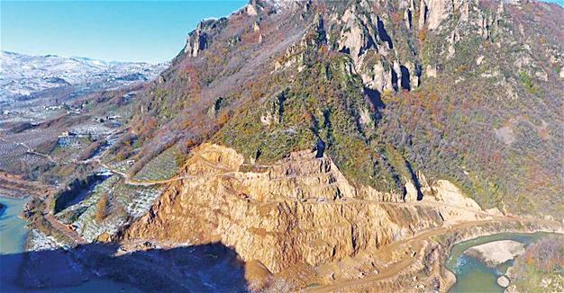 Court bans rock quarry near Kybele sculpture