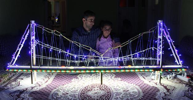 Father in Turkey’s remote southeast makes model Bosphorus Bridge for curious daughter