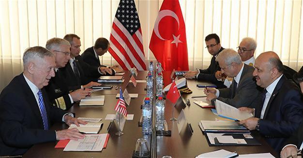 Heads of Turkish, US defense discuss PYD issue in Belgium