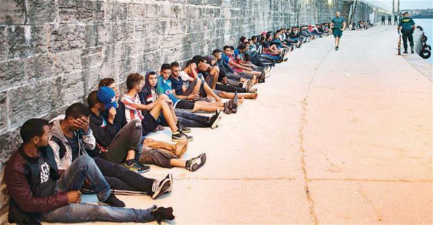 Irish naval ship rescues 712 people near Libya