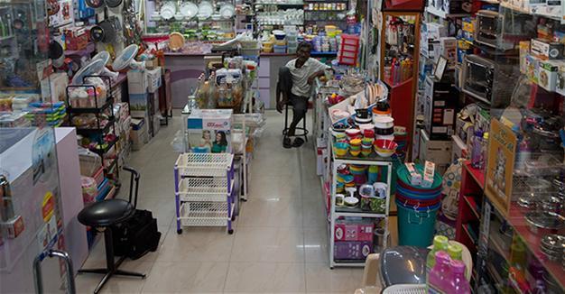 India launches national tax amid business doubts