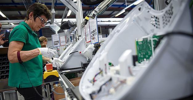 Europe’s recovery strengthens, unemployment at 8-year low