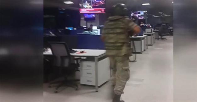 Suspects in Hürriyet raid during coup attempt refuse to testify in first hearing