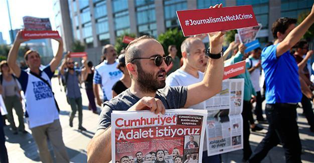 Daily Cumhuriyet warnings against Gülenists went ignored: Columnist Çetinkaya