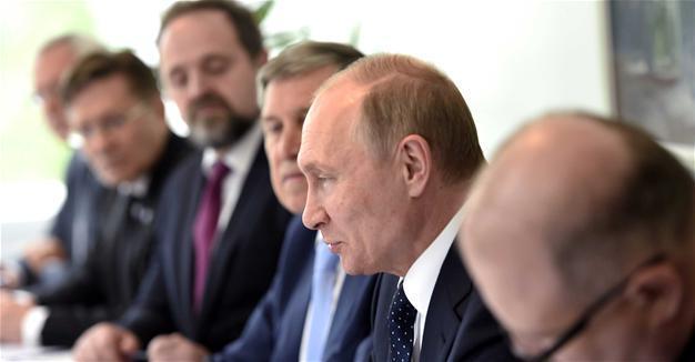 Putin signs Syria base deal, cementing Russia’s presence there for half a century