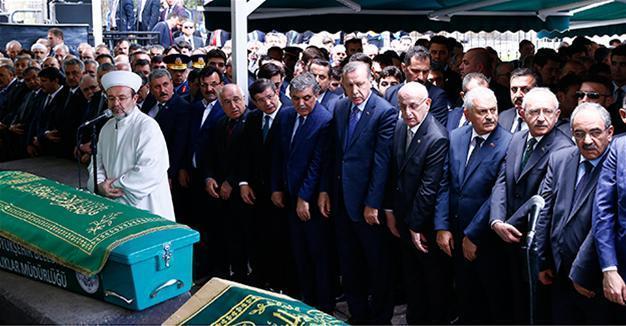 Top state officials bid farewell to former President Gül’s father