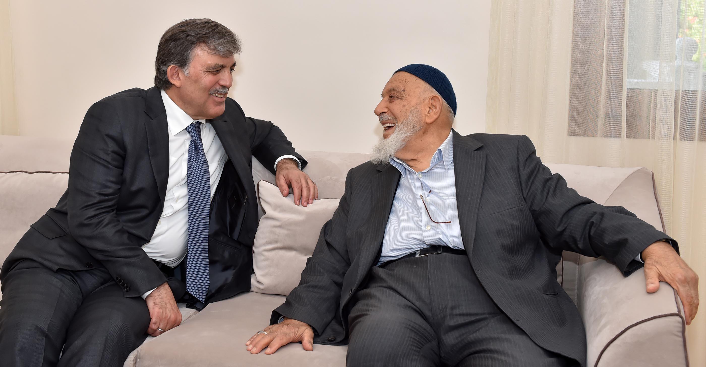 Top state officials bid farewell to former President Gül’s father