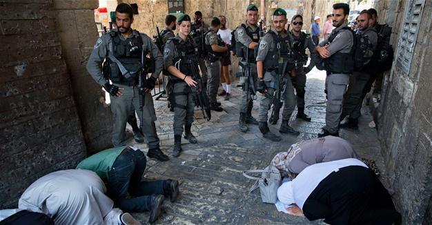 Israel removes Jerusalem metal detectors, Palestinians reject new measures