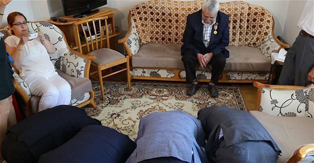 Korean delegation visits Turkish Korean War veterans in Istanbul