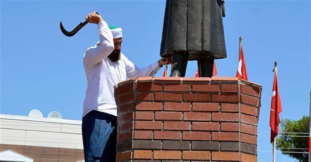 ‘I acted upon a message from God,’ man who attacked Atatürk statue says