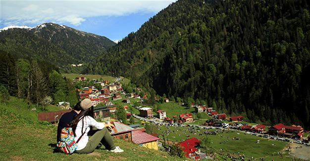 Five models on way for idyllic Ayder Plateau in Black Sea region
