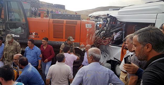 Seven killed, 11 injured after crane falls on minibus in eastern Turkey’s Ağrı