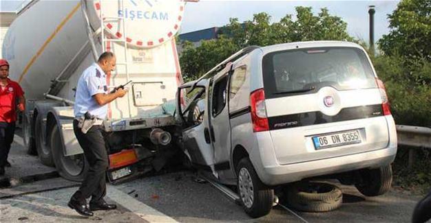 Four people killed after vehicle collides with lorry in Turkey’s Kocaeli