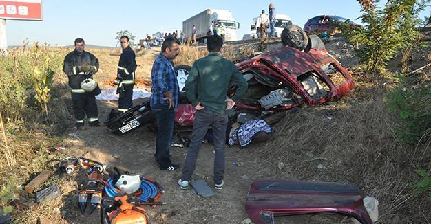 Seven killed after shuttle carrying workers, light commercial vehicle collide in Turkey’s Bursa