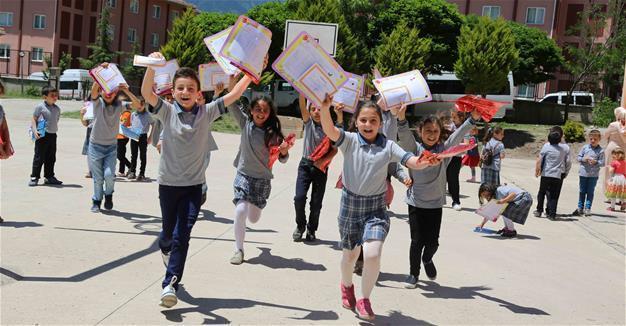 Nearly 2 million students not registered for 2016-2017 school year, Turkish Ministry says