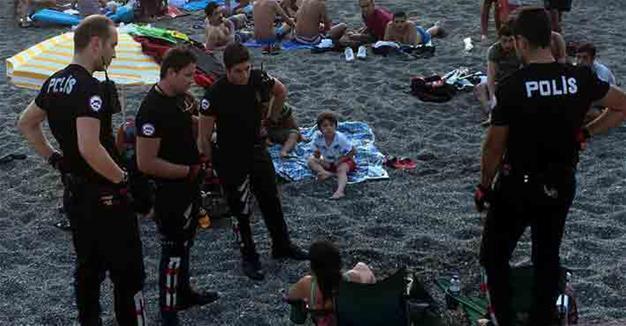 Police fine two people for drinking alcohol on public beach in northern Turkey