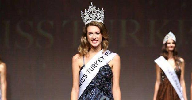 Miss Turkey Itır Esen decrowned hours after triumph due to tweet about last year’s coup attempt