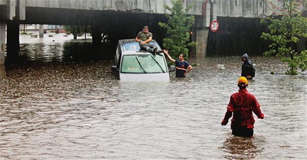 150,000 cars awaiting insurance money after heavy Istanbul hailstorm