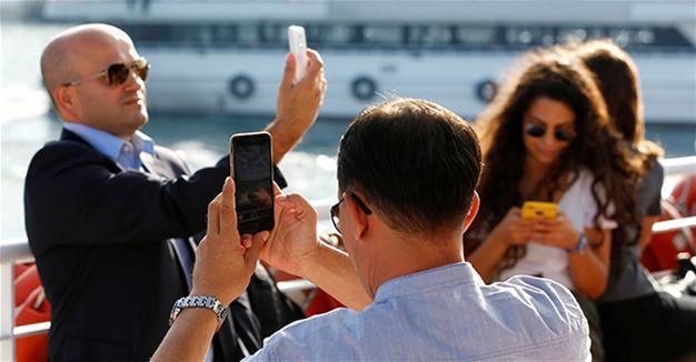 Tax stamp on mobile phones hiked for use of Turkish state broadcaster