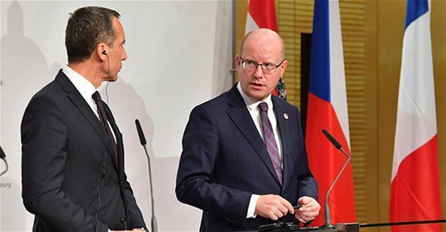 Prague suggests status for states outside Eurozone