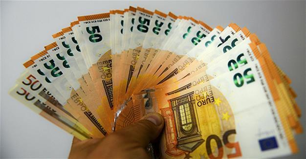 Euro extends gains after $1.20 break; dollar wilts