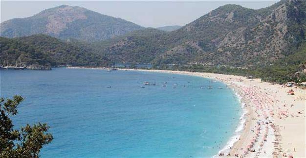 Nearly 8 million tourists visit Antalya in 2017 despite sharp decline in arrivals from Europe