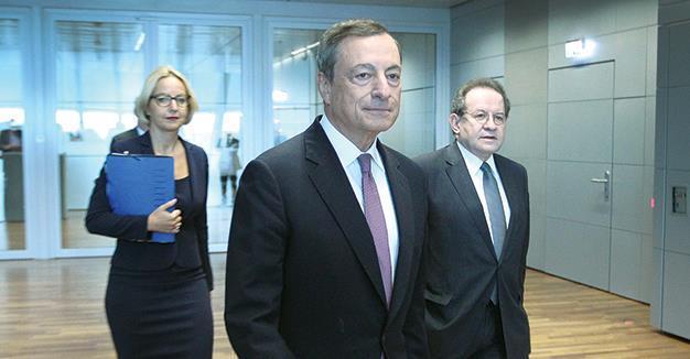 ECB cites inflation-dampening euro rate as policy factor