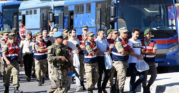Turkey suspends five prison staff after jailed Gülenist suspect appeared in court wearing ‘hero’ t-shirt
