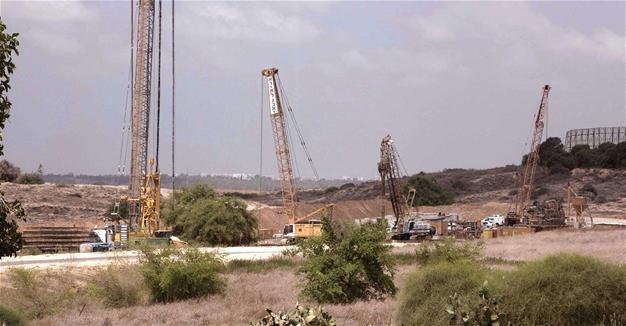 Israel moves ahead on underground wall around Gaza